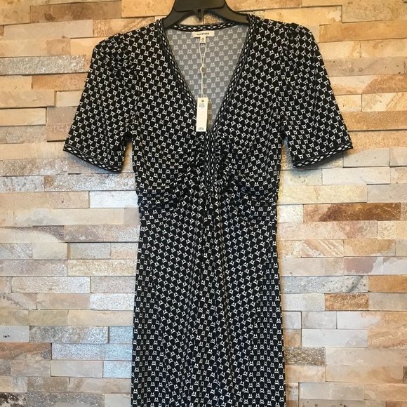Max Studio Dresses & Skirts - Max Studio Geometric Puff Sleeve Dress NWT